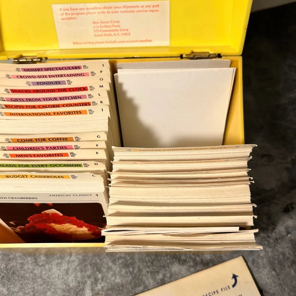 Vintage Betty Crocker Yello Plastic Recipe Box | Cottage Grandma